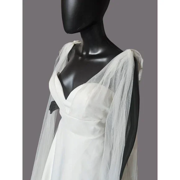 NWOT Ivory Plunge V-Neck Tulle Arm Detail Wedding Gown - Amy & Eve - Picture 4 of 12